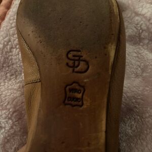 Joan & David Tan Leather Heels Vero cuoio
